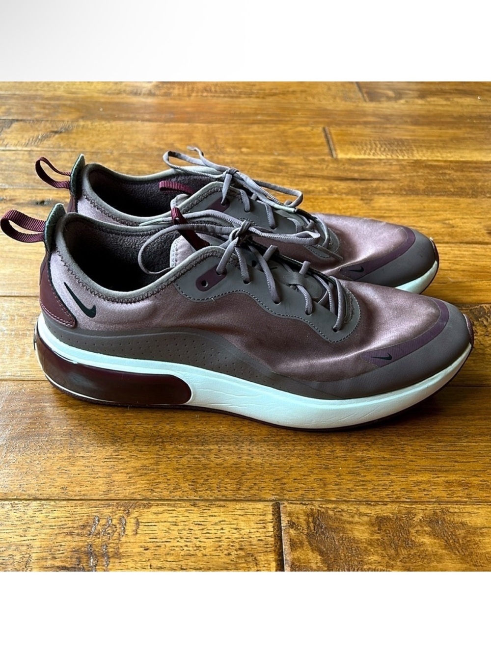 Nike Air Max Dia Sneakers Shoes Plum Eclipse Running Athletic Womens Size 11.5